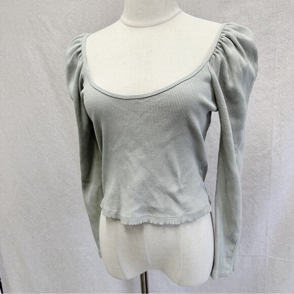 Zara sage green ribbed puff sleeve semi crop top, scoop neck Medium - Picture 10 of 13